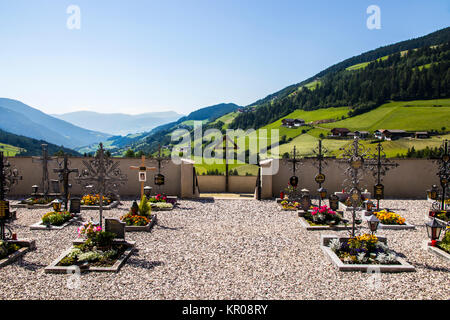 La chiesa di Santa Maddalena in Val di Funes, Italia Foto Stock