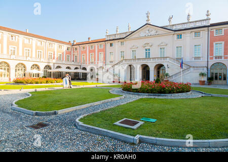 Villa Fenaroli Palace, una villa lombarda si trova a Rezzato in provincia di Brescia, Lombardia, Italia Foto Stock