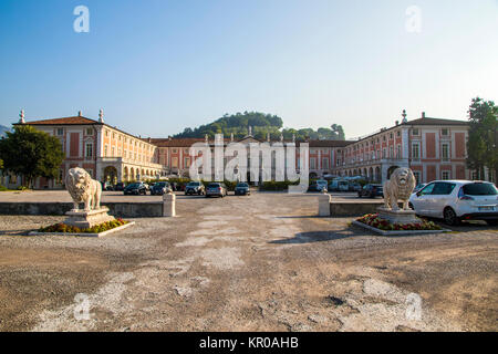 Villa Fenaroli Palace, una villa lombarda si trova a Rezzato in provincia di Brescia, Lombardia, Italia Foto Stock