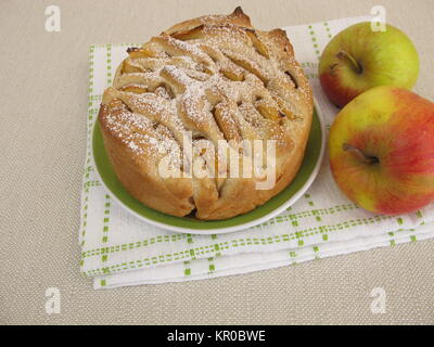 Round apple pie zupfbrot Foto Stock