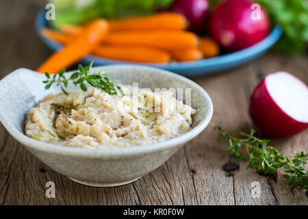 I cannellini o fagioli bianchi dip Foto Stock