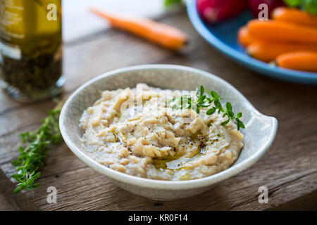 I cannellini o fagioli bianchi dip Foto Stock