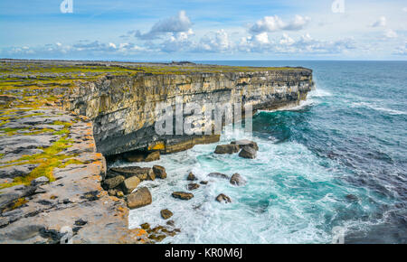 Le scogliere di Inishmore, Isole Aran, Irlanda Foto Stock