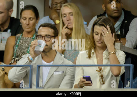 FLUSHING NY- Settembre 03: Jeremy Piven, Bridget Moynahan, giorno dieci del 2014 US Open al USTA Billie Jean King National Tennis Center il 3 settembre 2014 nel quartiere di lavaggio del Queens Borough of New York City People: Jeremy Piven, Bridget Moynahan Foto Stock