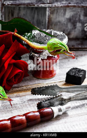 Shisha con il profumo delle rose Foto Stock