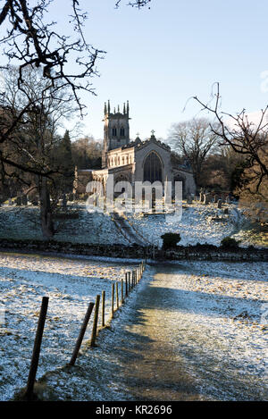 Vista Invernale di Sant'Andrea Chiesa, Aysgarth, North Yorkshire, Regno Unito Foto Stock