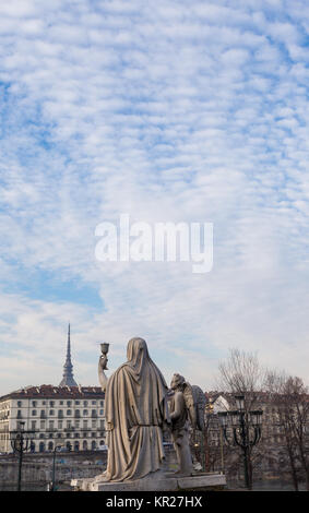 Torino, Italia - Gennaio 2016: fede statua Foto Stock