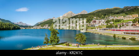 St.Moritz e lago di St.Moritz in primavera, alta Engadina, Svizzera Foto Stock