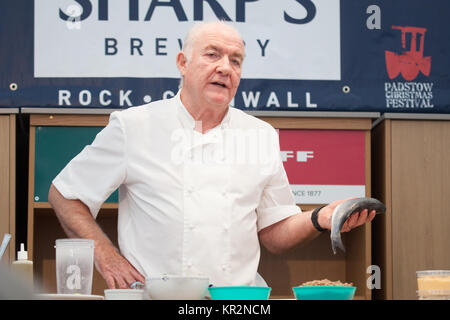 Rick Stein la cottura a Padstow Festival di Natale Foto Stock