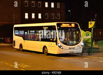 Park & Ride bus a Taunton stazione Bus - un Wright Streetlite DF azionato dal primo autobus del Somerset Foto Stock