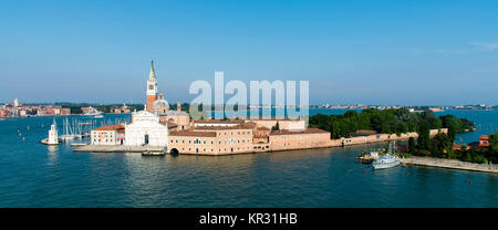 Italia : Venezia. Panoramica della città dal ponte della MS Westerdam crociera azionato da Holland America Line. San Giorgio Maggiore isola a th Foto Stock