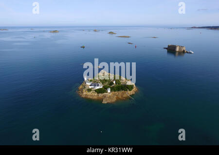 Louet Island e il ÒChateau du TaureauÓ (Bull Castello) nella baia di Morlaix, Carantec (Bretagna, a nord-ovest della Francia) Foto Stock