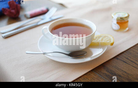 Tazza di tè con il limone Foto Stock