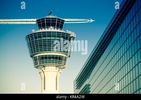 Gestione dei voli Air torre di controllo terminale passeggeri e di piano di volo Foto Stock