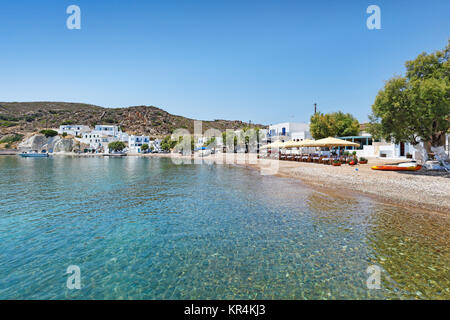 Case bianche nel porto di Psathi in Kimolos, Grecia Foto Stock