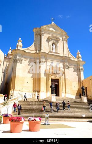 Vista frontale della Cattedrale entro la cittadella in Piazza Duomo, Victoria (Rabat), Gozo, Malta, l'Europa. Foto Stock