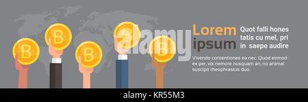 Bitcoin Crypto moderna valuta la tecnologia di rete Banner orizzontale con Mani di monete d'Oro sulla mappa del mondo Illustrazione Vettoriale