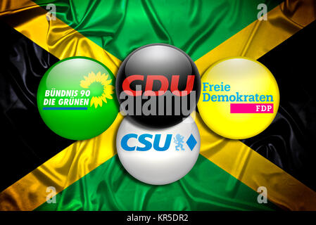 Bandiera della Giamaica con distintivi della CDU - CSU, FDP e i verdi, simbolico foto Giamaica coalizione, Fahne von Jamaika pulsanti mit von CDU, FDP und die Foto Stock