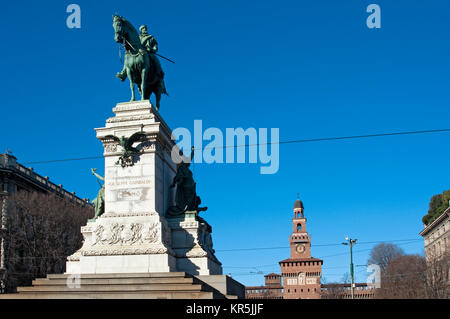 L'Italia, Lombardia, Milano, Piazza Cairoli Square, statua equestre di Giuseppe Garibaldi Foto Stock