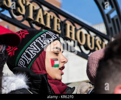 Dicembre 17, 2018 Boston (Massachusetts). Gli attivisti di pace in segno di protesta contro il Presidente Trump del riconoscimento di Gerusalemme come capitale di Israele. Credito: Julien Kouame/Alamy Live News Foto Stock