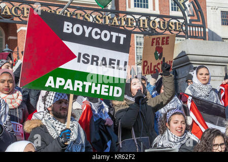 Dicembre 17, 2018 Boston (Massachusetts). Gli attivisti di pace in segno di protesta contro il Presidente Trump del riconoscimento di Gerusalemme come capitale di Israele. Credito: Julien Kouame/Alamy Live News Foto Stock