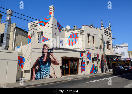 Murale di strada off King Street, la principale strada transitabile nel sobborgo di Newtown, Sydney, Nuovo Galles del Sud, Australia Foto Stock