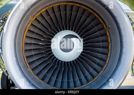 Turbofan jet motore vicino. Foto Stock