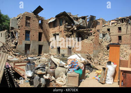 2015 Terremoto villaggio danneggiato a Sankhu, Kathmandu. Foto Stock