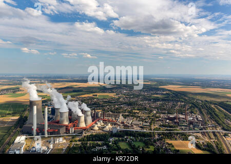 Kraftwerk Niederaussem, RWE Power, la generazione di potenza, carbone fossile bruno power station, carico di base power station camini, plume, Bedburg, Niederrhein, Nord Rh Foto Stock