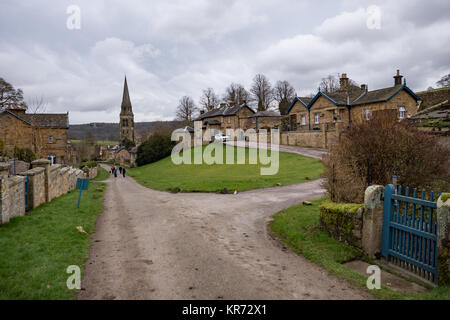 Villaggio di Edensor nella contea del Derbyshire, Inghilterra, Regno Unito. Foto Stock