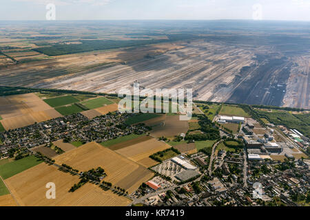 Miniera a Cielo Aperto Hambach, RWE-Power AG, carbone fossile bruno fossa aperta, precedentemente Rheinbraun, la più grande miniera a cielo aperto in Germania, Elsdorf, Basso Reno, Nord Rhine-Wes Foto Stock