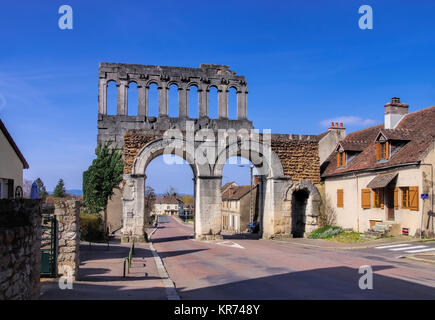 Autun porte d'arroux - Porta Romana porta d arroux in Autun Borgogna Francia Foto Stock