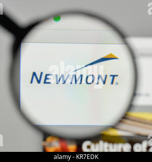 Milano, Italia - 1 Novembre 2017: Newmont Mining logo sulla homepage del sito web. Foto Stock