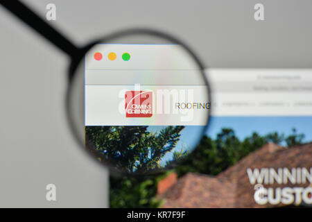 Milano, Italia - 1 Novembre 2017: Owens Corning logo sulla homepage del sito web. Foto Stock