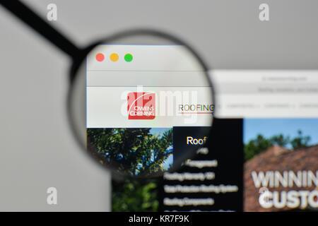 Milano, Italia - 1 Novembre 2017: Owens Corning logo sulla homepage del sito web. Foto Stock