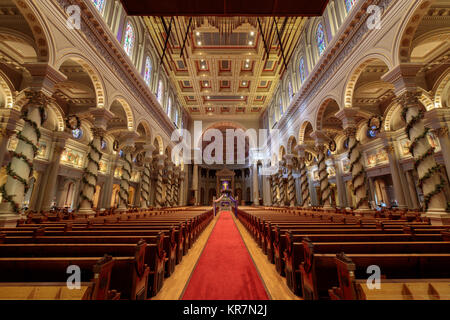 San Francisco, California - 17 dicembre 2017: interni di Sant Ignazio Chiesa Foto Stock