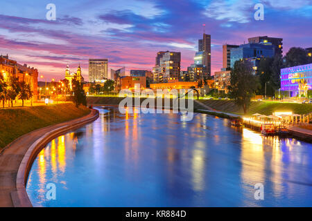 Torre di Gediminas e Mindaugas Bridge, Vilnius Foto Stock