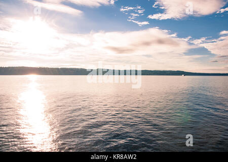 Spettacolare sun sollevare nella bay area attorno a Seattle Foto Stock