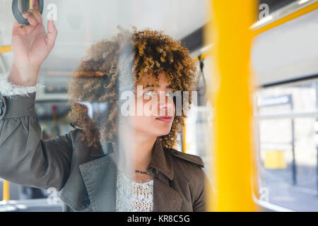 Il pendolarismo sul treno Foto Stock