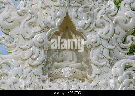 Architettura unica in Wat Rong Khun tempio a Chiang Rai, Thailandia. Foto Stock