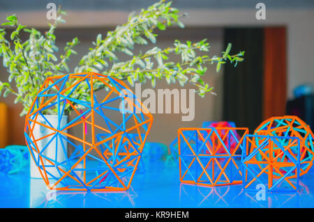 Volumetrica modelli colorati di solidi geometrici Foto Stock