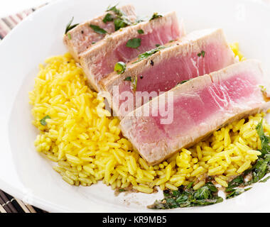Ahi bistecca di tonno con riso Foto Stock