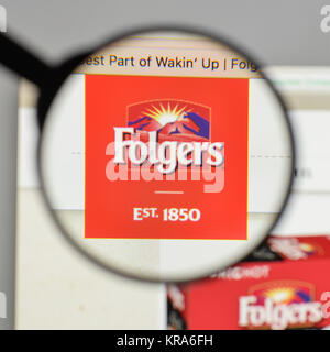 Milano, Italia - 10 agosto 2017: Folgers logo sulla homepage del sito web. Foto Stock