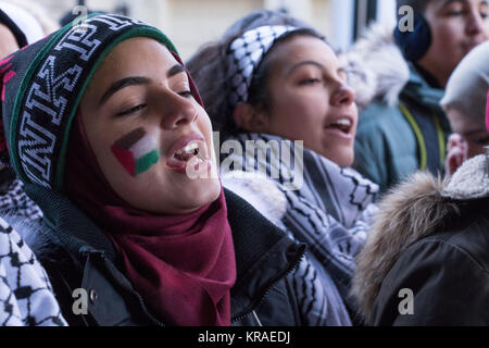 Dicembre 17, 2018 Boston (Massachusetts). Gli attivisti di pace in segno di protesta contro il Presidente Trump del riconoscimento di Gerusalemme come capitale di Israele. Foto Stock