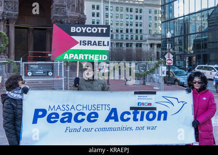 Dicembre 17, 2018 Boston (Massachusetts). Gli attivisti di pace in segno di protesta contro il Presidente Trump del riconoscimento di Gerusalemme come capitale di Israele. Foto Stock