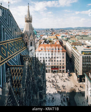 Vista aerea del centro città dalla Cattedrale di Santo Stefano a Vienna, in Austria Foto Stock