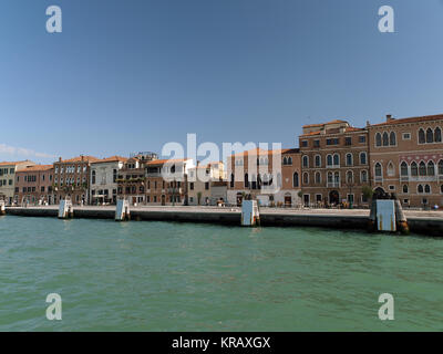 Venezia - edifici lungo il Canale della Giudecca Foto Stock