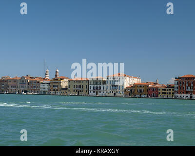 Venezia - edifici lungo il Canale della Giudecca Foto Stock