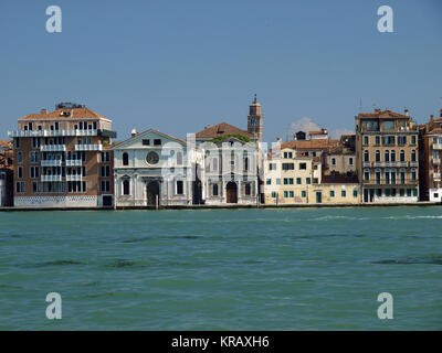 Venezia - edifici lungo il Canale della Giudecca Foto Stock