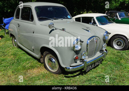Austin A35 a Classic British due porte berlina vettura costruita dal 1956 al 1968 presso un veicolo vintage rally Foto Stock